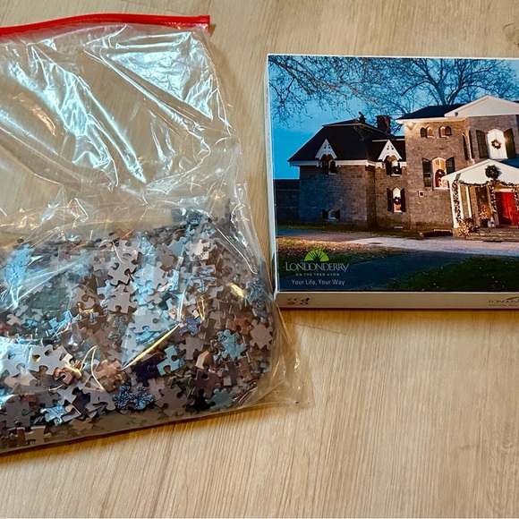 Londonderry Christmas Puzzle 1000-Piece Holiday Scene – Fun & Festive - Picture 9 of 13